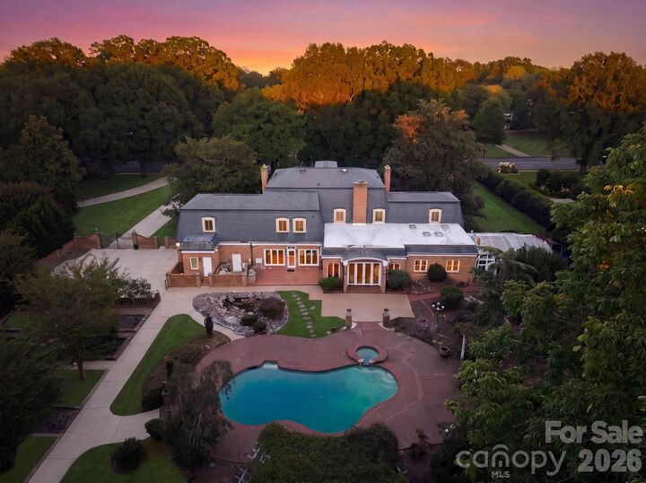 Property Photo: 3452 Sharon Road NC 28211