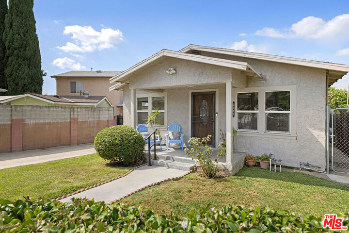 Property Photo:  3311 Carlyle St  CA 90065 