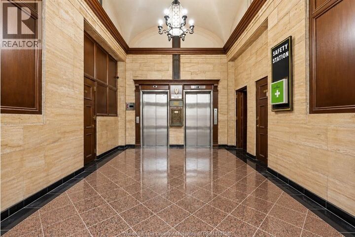 Property Photo:  267 Pelissier Street 402  ON N9A 4K2 