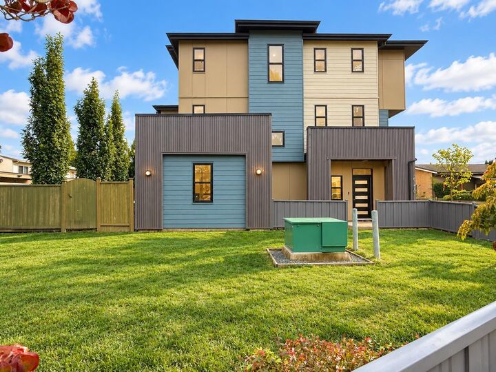 Property Photo:  46376 Yale Road 1  BC V2P 2R2 