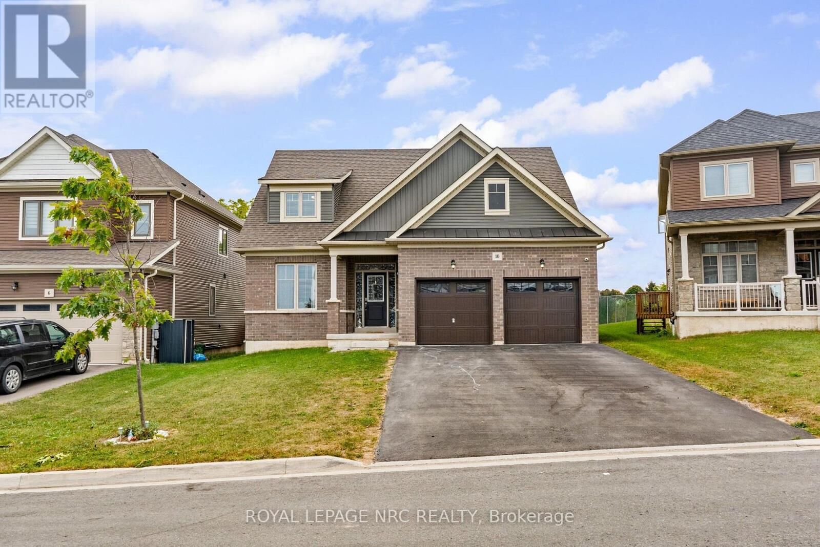 Property Photo:  10 Oriole Crescent  ON L3K 6E2 
