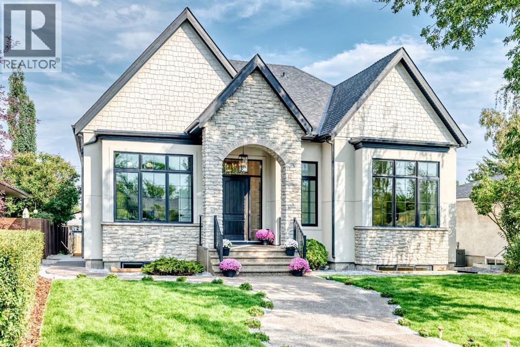 Property Photo:  3743 36 Avenue Southwest  AB T3E 1C3 