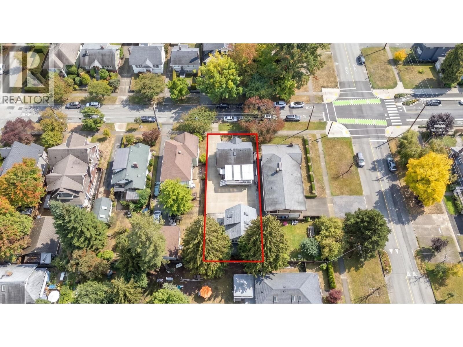 Property Photo:  413 Seventh Avenue  BC V3L 1W6 