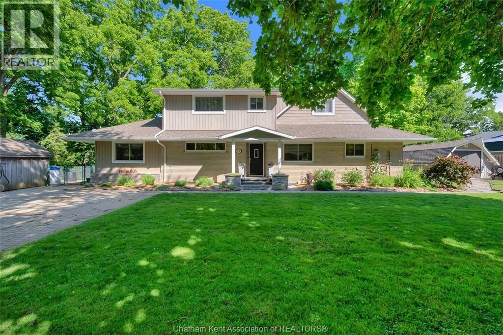 Property Photo:  472 Sydenham Street  ON N0P 1M0 