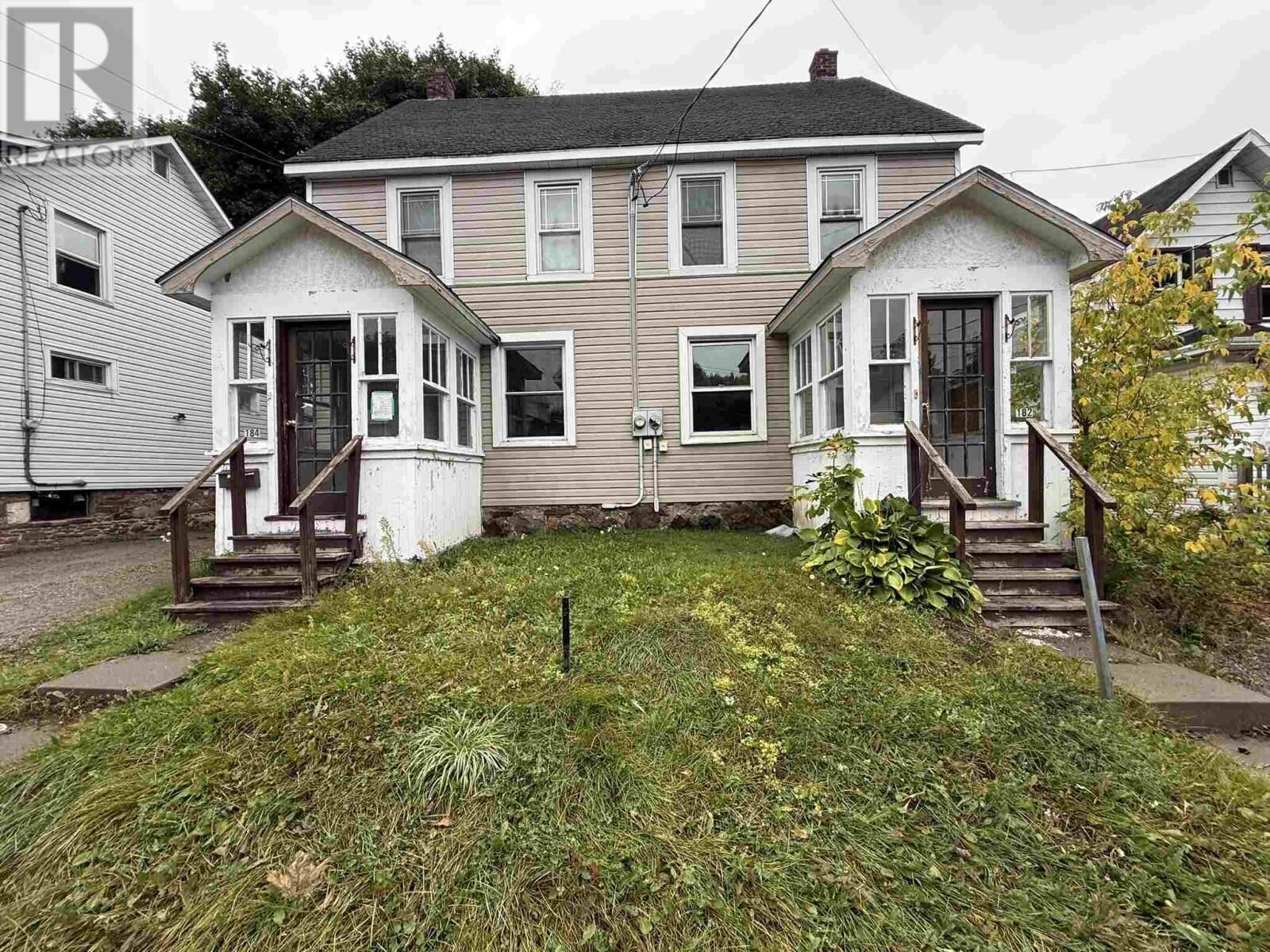 Property Photo:  182-184 Woodward Ave  ON P6A 3T7 