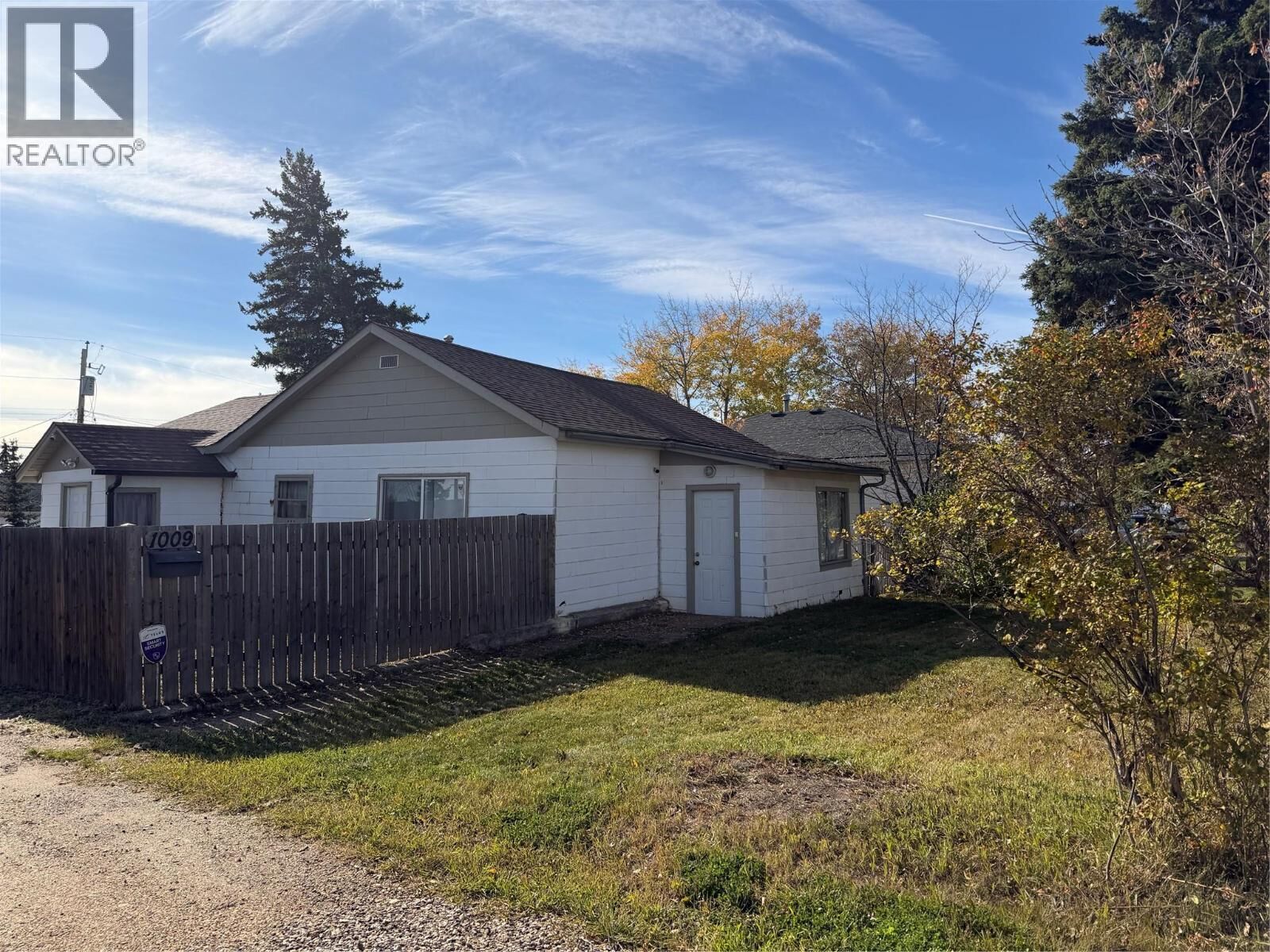Property Photo:  1009 95 Avenue  BC V1G 1H9 