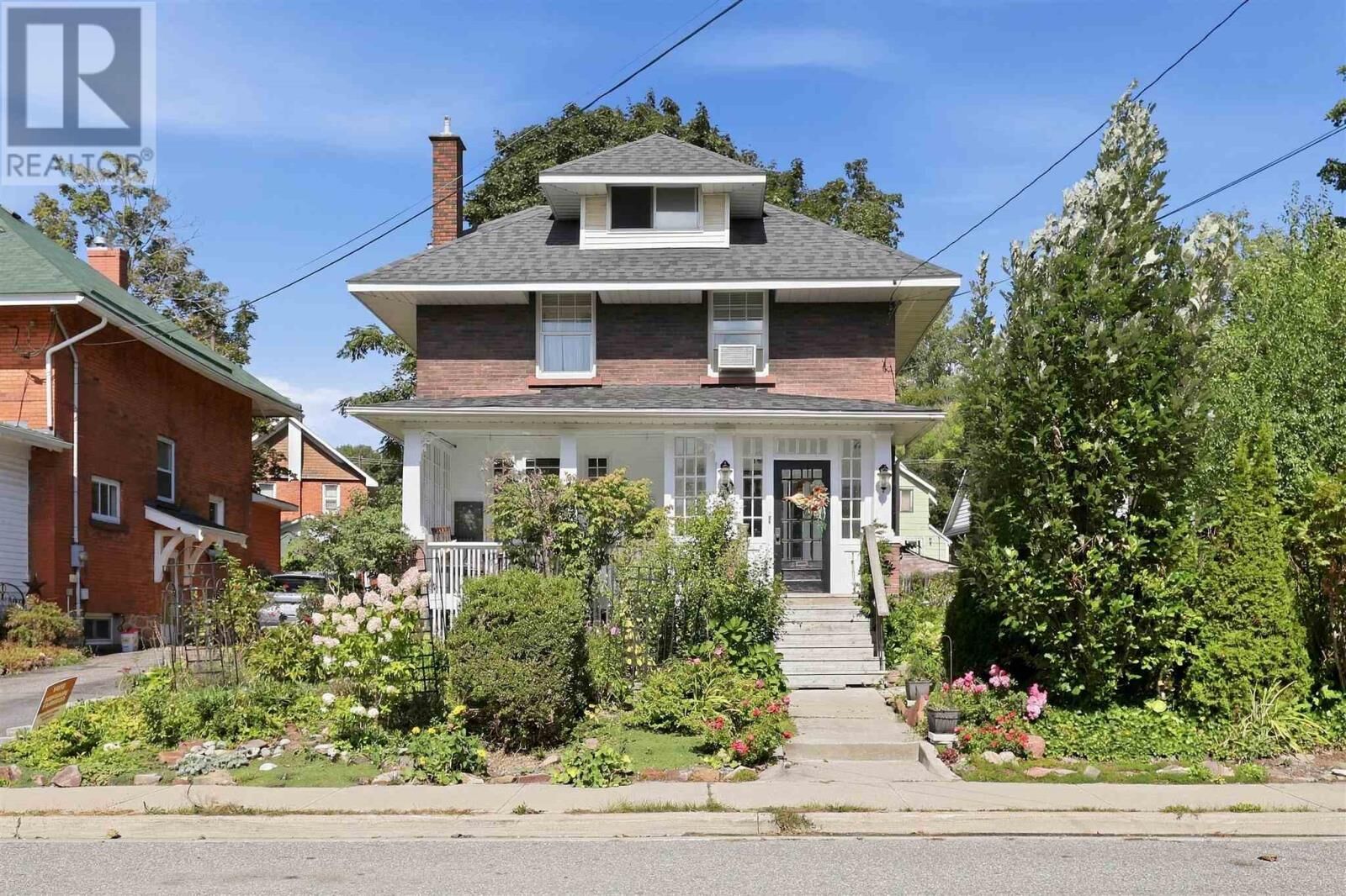 Property Photo:  40 Euclid Rd  ON P6B 1A2 