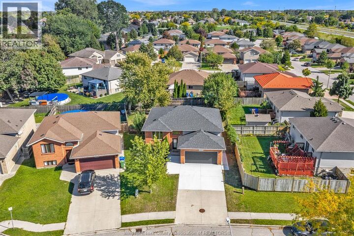 Property Photo:  4274 Dennison Court  ON N9G 2Y8 