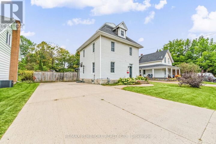 Property Photo:  626 Hamilton Street West  ON K8A 6P6 