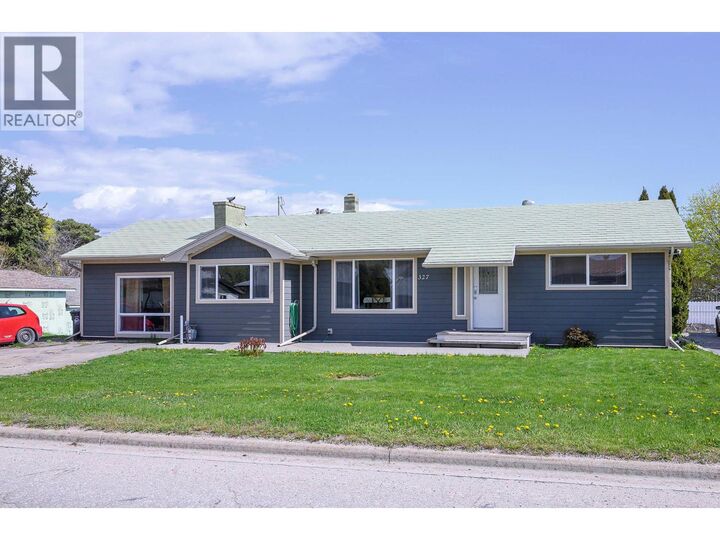 Photo de la propriété:  327 Pine Street  BC V0E 1M0 