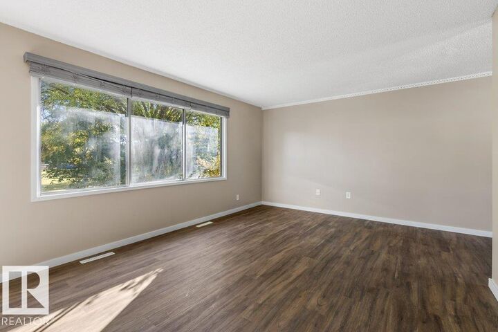 Property Photo:  66 Garden Crescent  AB T8N 0W9 