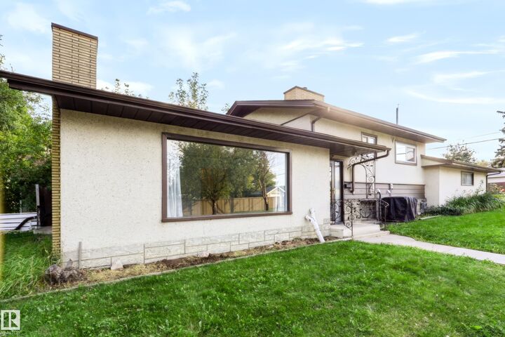 Property Photo:  5303 119 Avenue NW  AB T5W 1H8 