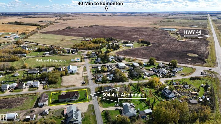Property Photo:  504 4 Street  AB T8R 2K8 