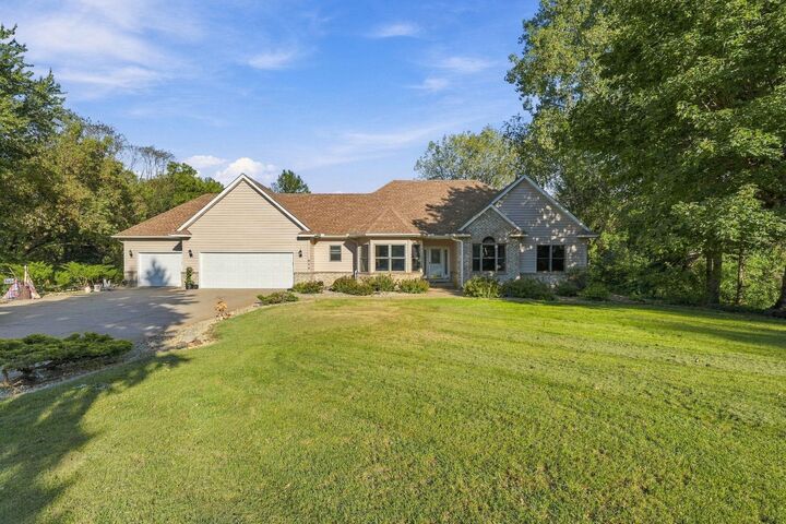 Property Photo: 975 Jewel Avenue N MN 55042