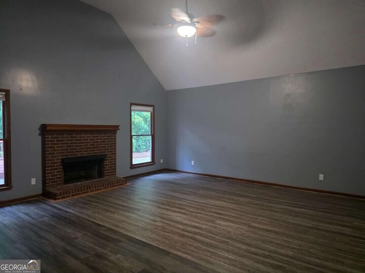 Property Photo:  1400 Gateside Court  GA 30078 