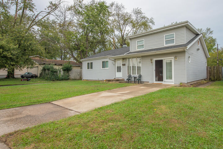 Property Photo:  114 E Manor Drive  IN 46319 