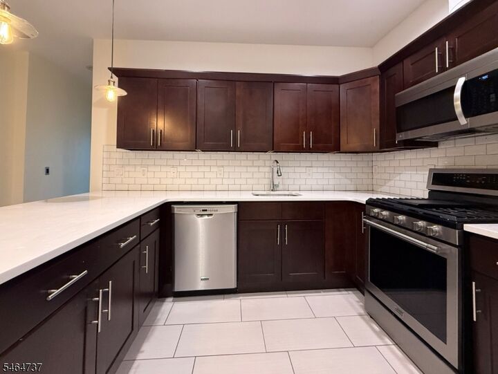 Property Photo:  47 Main Street 3L  NJ 07940 