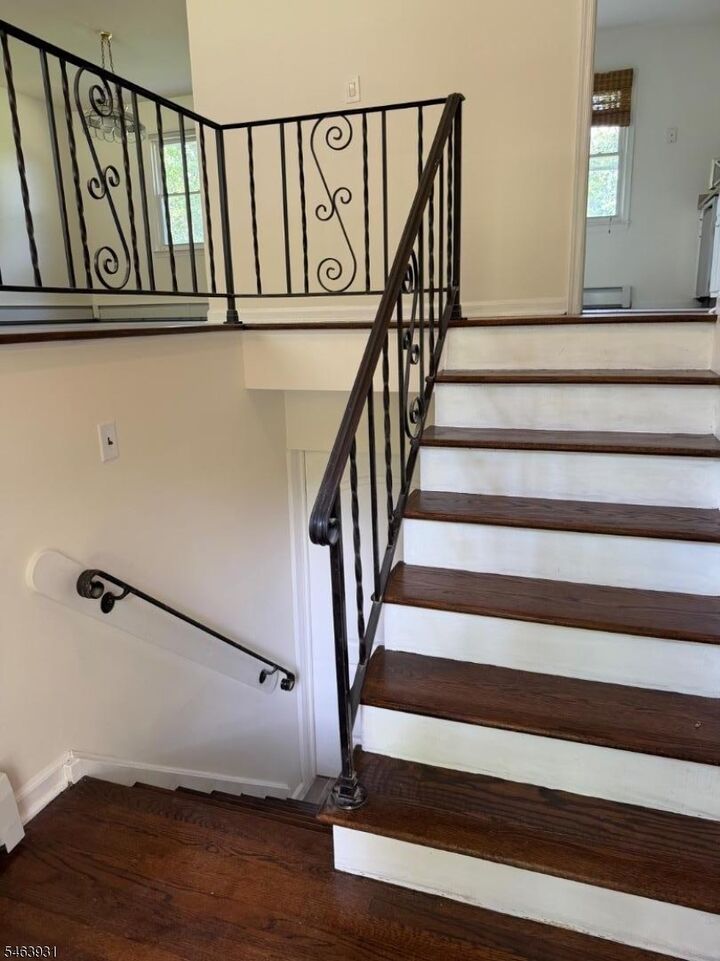 Property Photo:  7 Valley View Rd  NJ 07930 