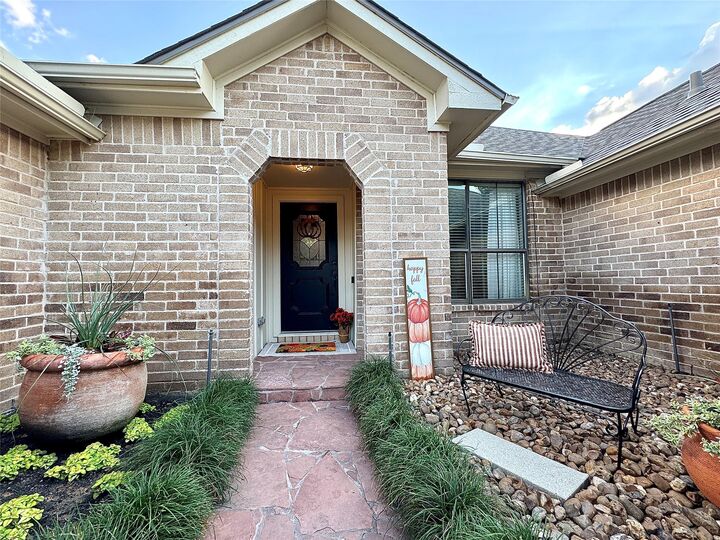 Property Photo: 614 Mistycreek Drive TX 77406