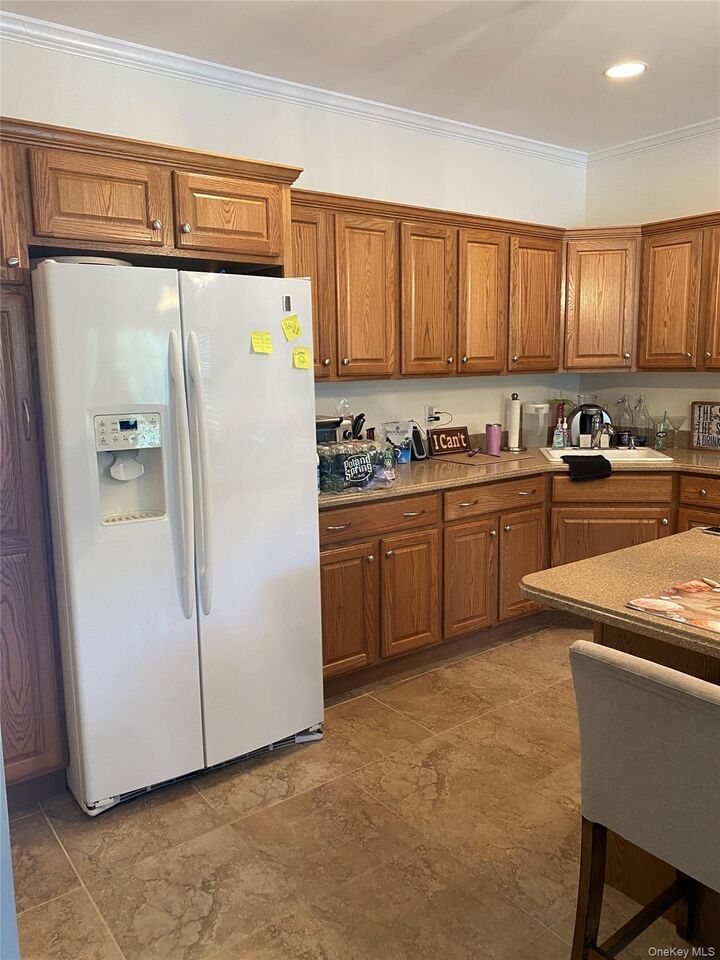 Property Photo: 124 Brattle Circle NY 11747