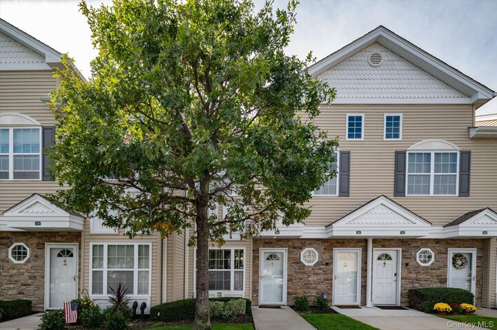 Property Photo:  180 Spring Drive  NY 11554 