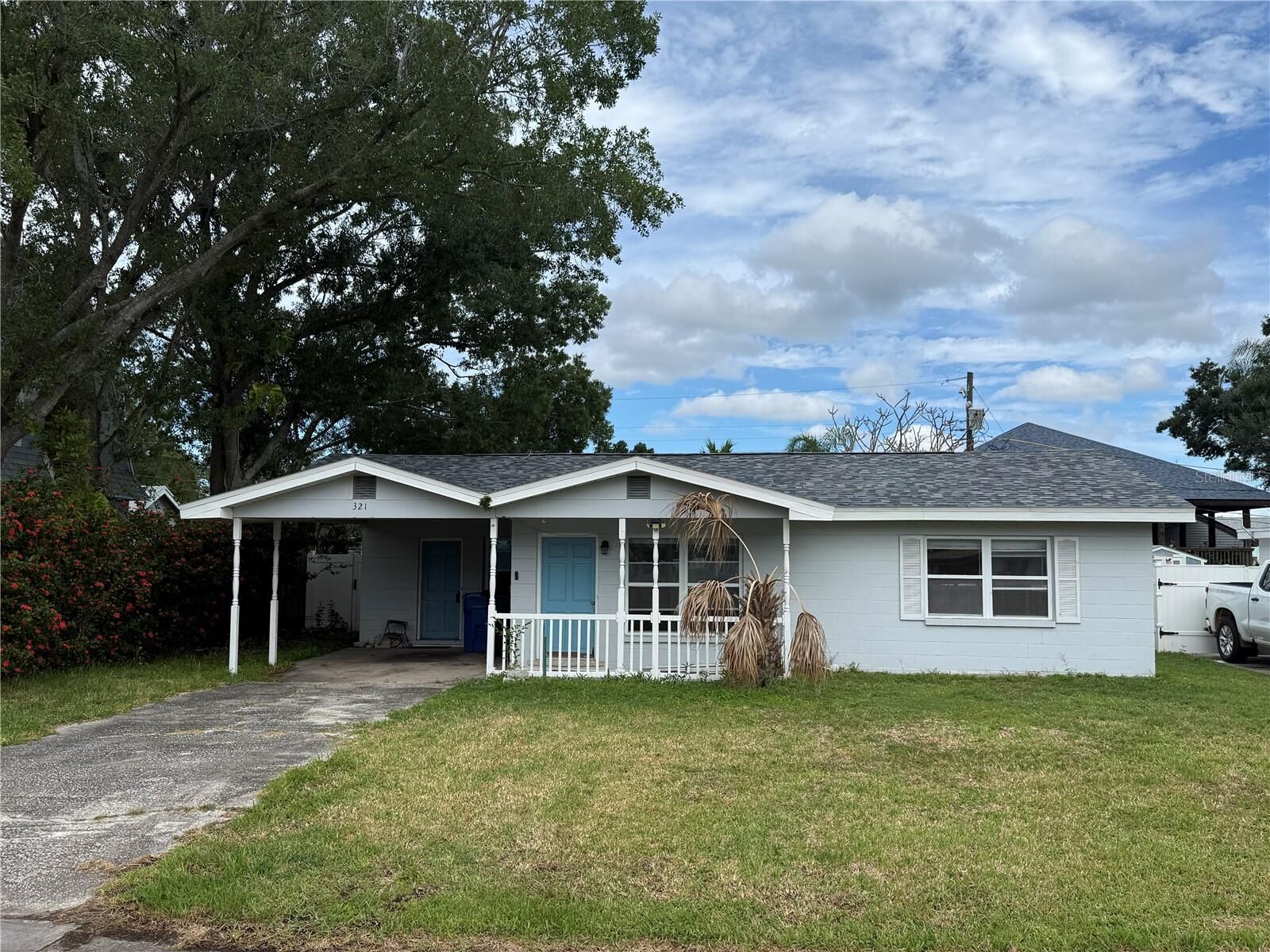 Property Photo:  321 83rd Avenue NE  FL 33702 