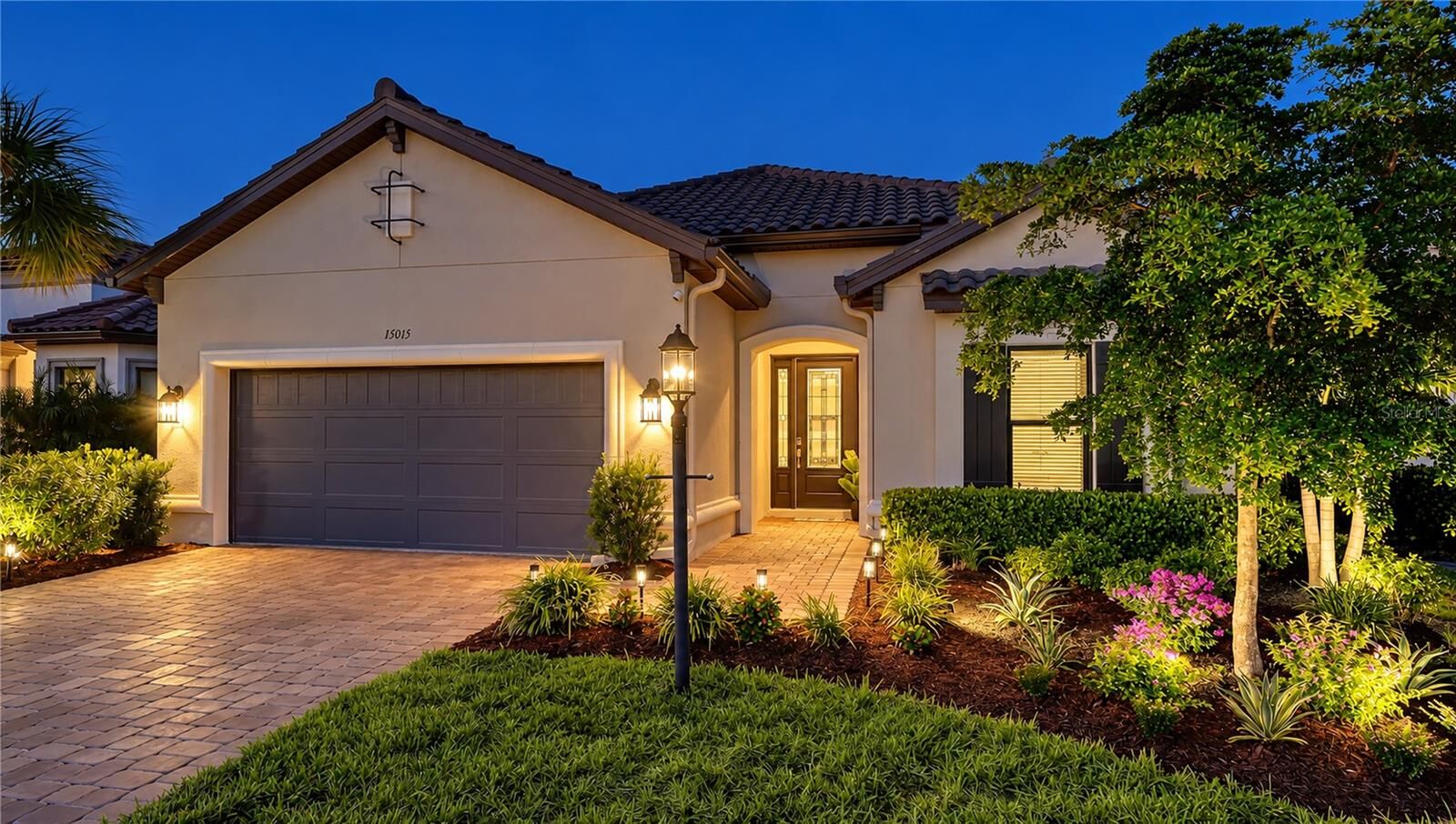Property Photo: 15015 Verole Place FL 34211