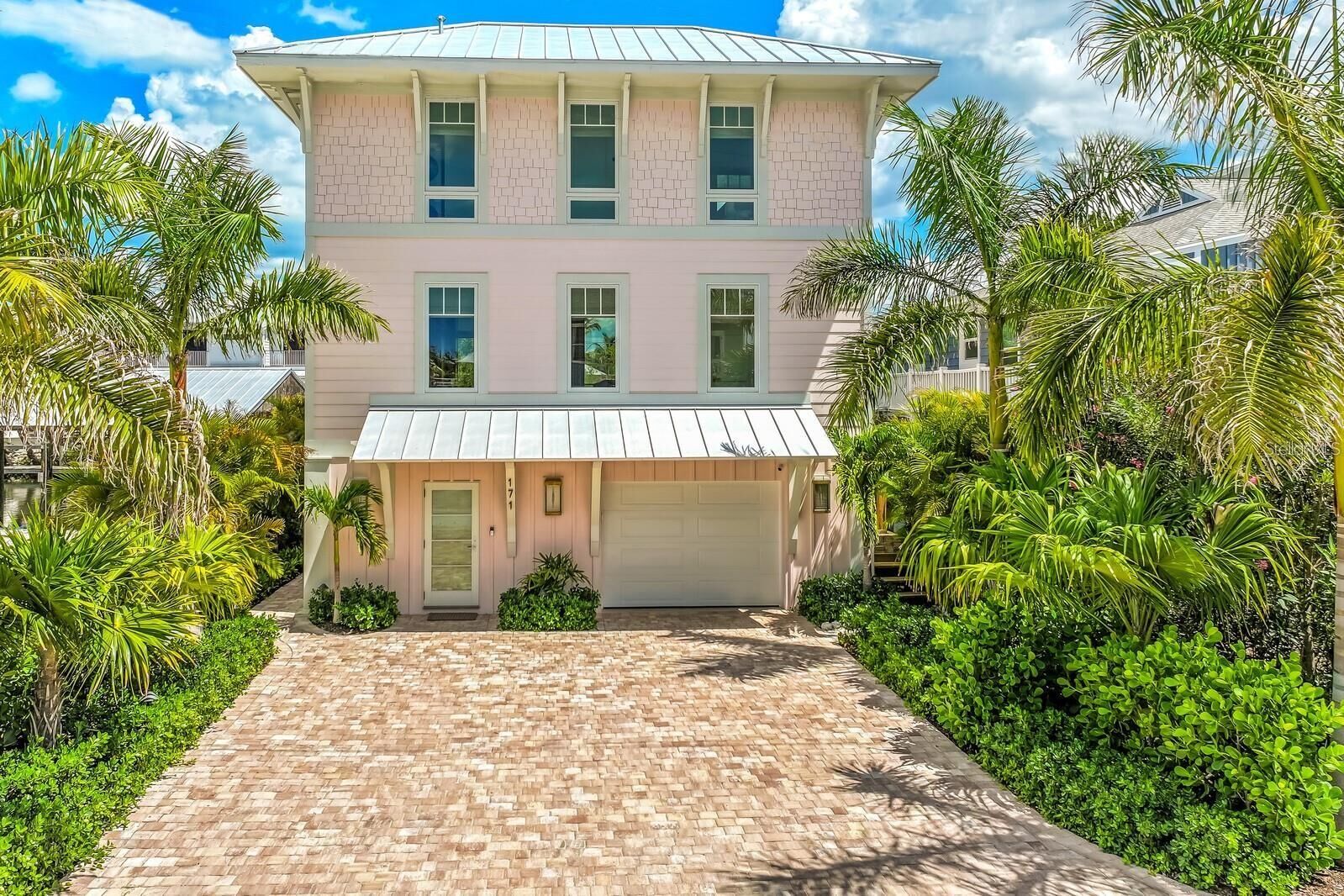 Property Photo: 171 Damfiwill Street FL 33921