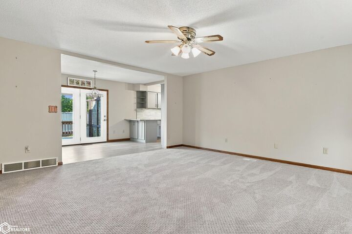 Property Photo:  2626 Evergreen Drive  IA 52601 