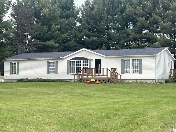Property Photo:  3068 Riley Road  MI 48624 