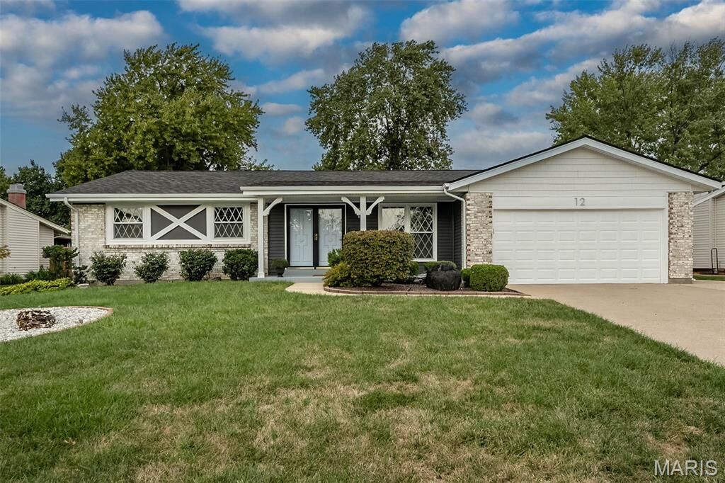 Property Photo:  12 Oakridge West Drive  MO 63376 