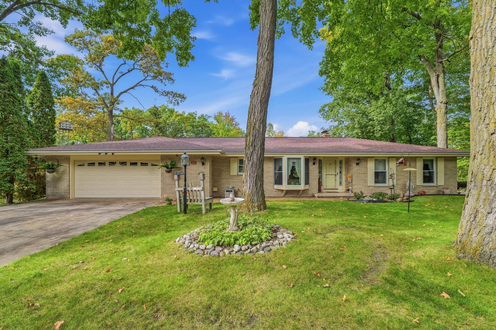 Property Photo: 611 River Dr WI 53050