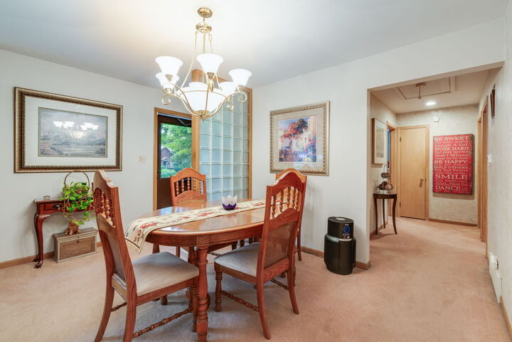 Property Photo: 209 N Richmond Avenue IL 60514