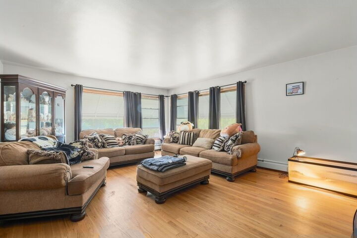 Property Photo:  2501 N Mont Clare Avenue  IL 60707 