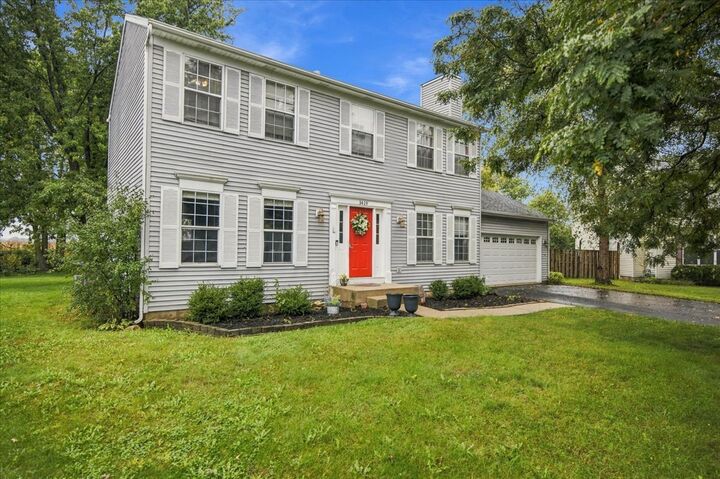 Property Photo:  1419 Chestnut Court  IL 60560 