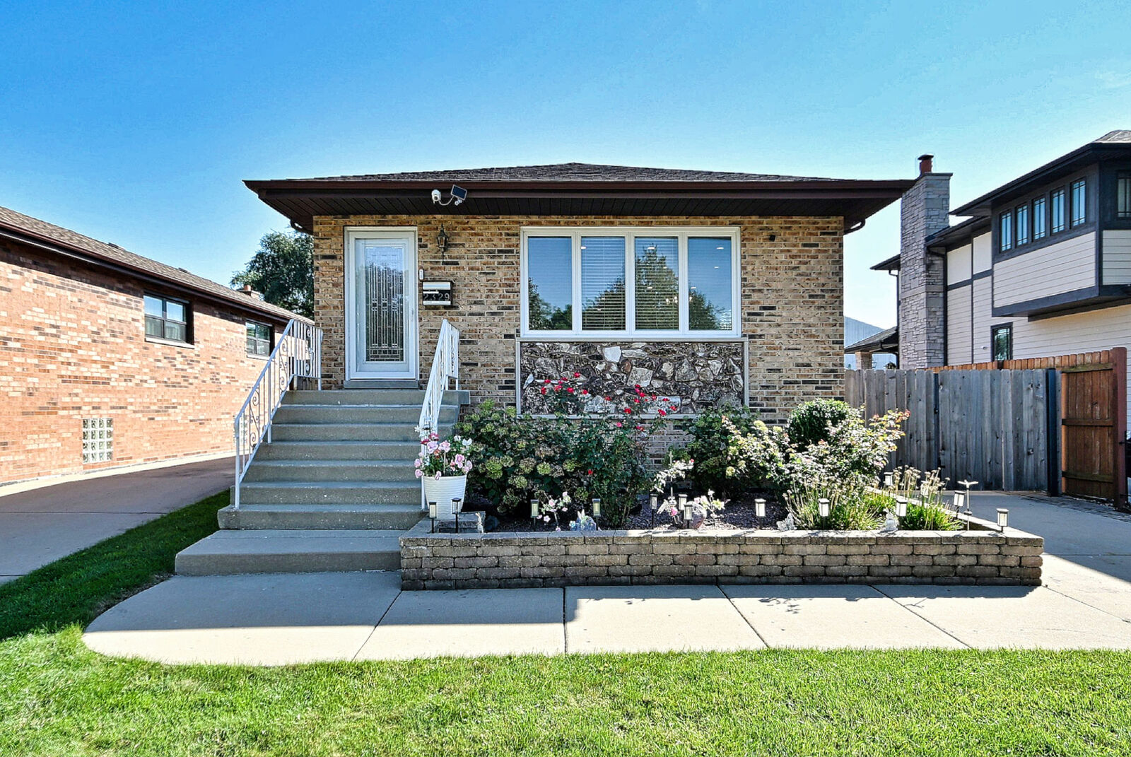 Property Photo:  2329 Trumbull Avenue  IL 60171 