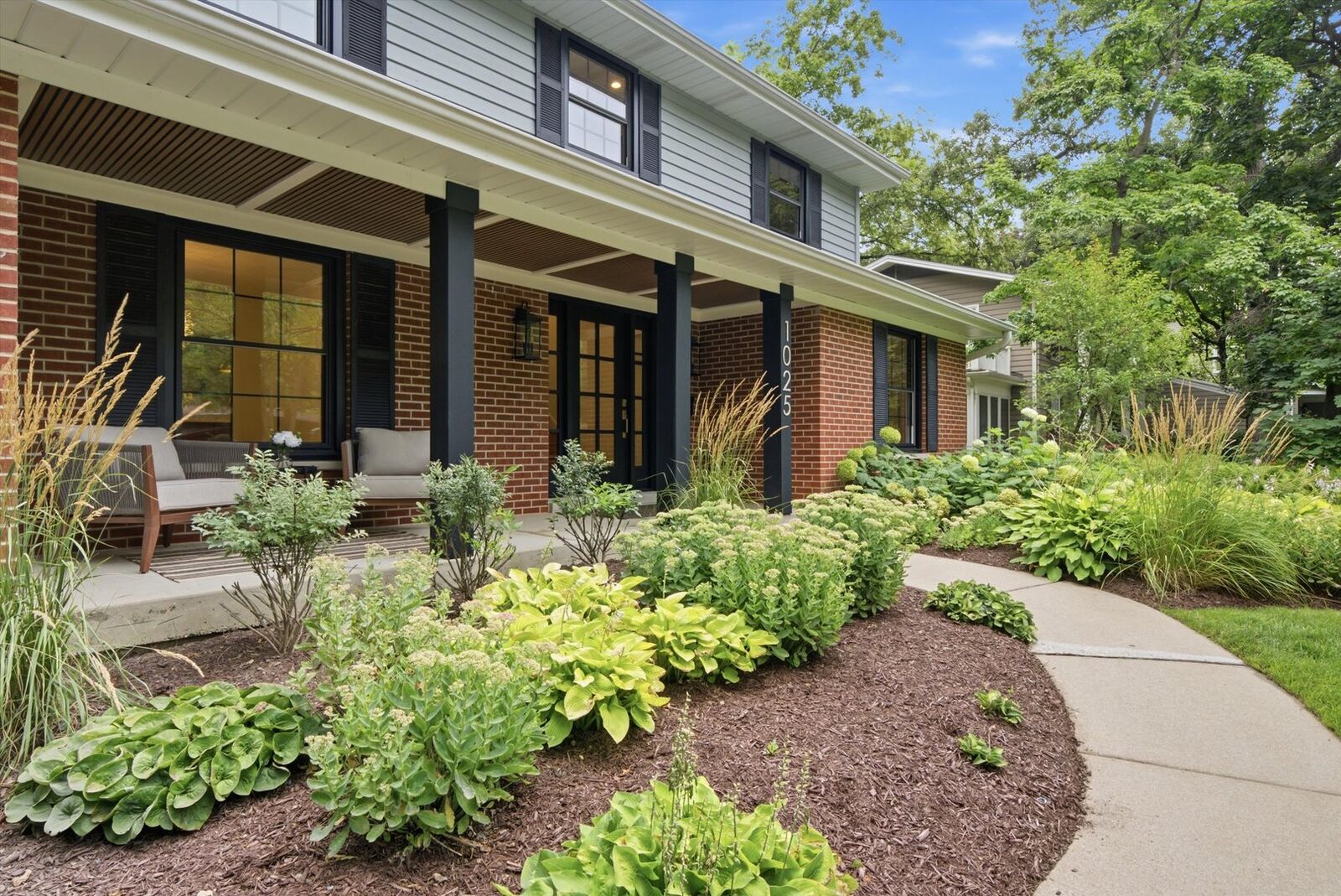 Property Photo: 1025 Elizabeth Avenue IL 60540