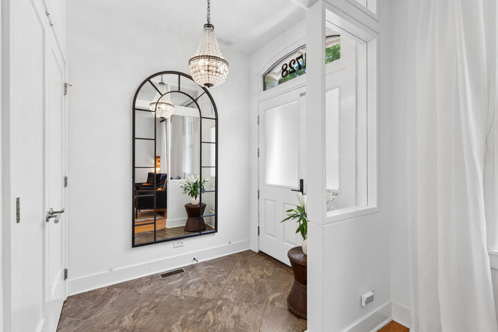 Property Photo:  1728 N Hudson Avenue  IL 60614 
