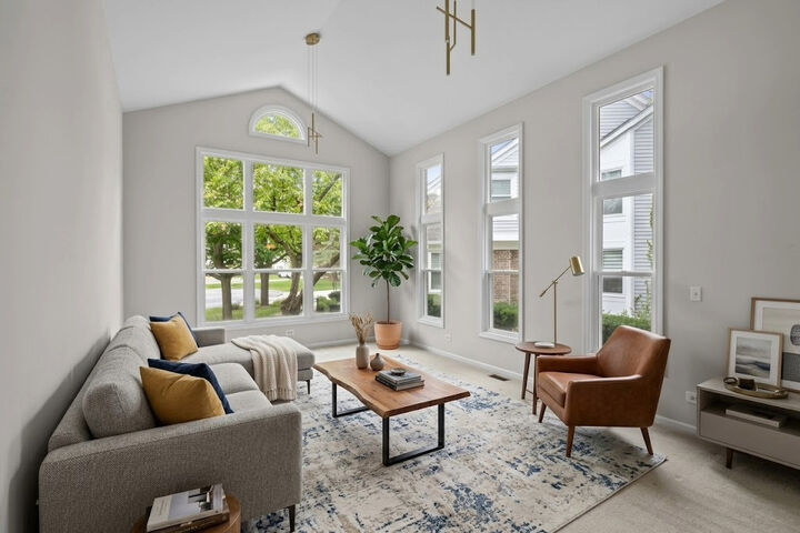 Property Photo:  352 Satinwood Court N  IL 60089 