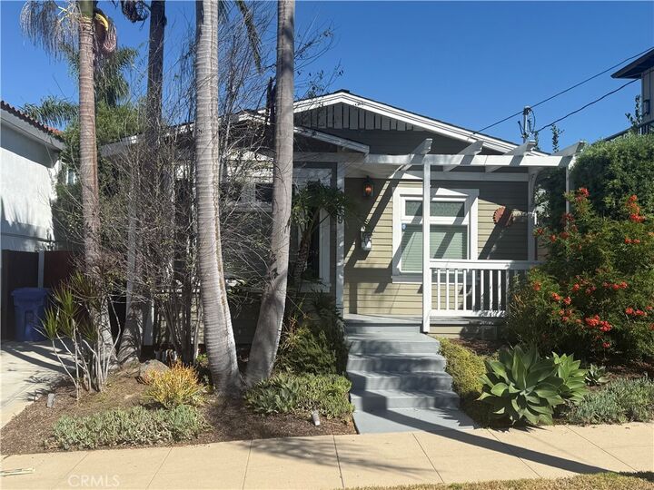 Property Photo:  919 Emerald Street  CA 90277 