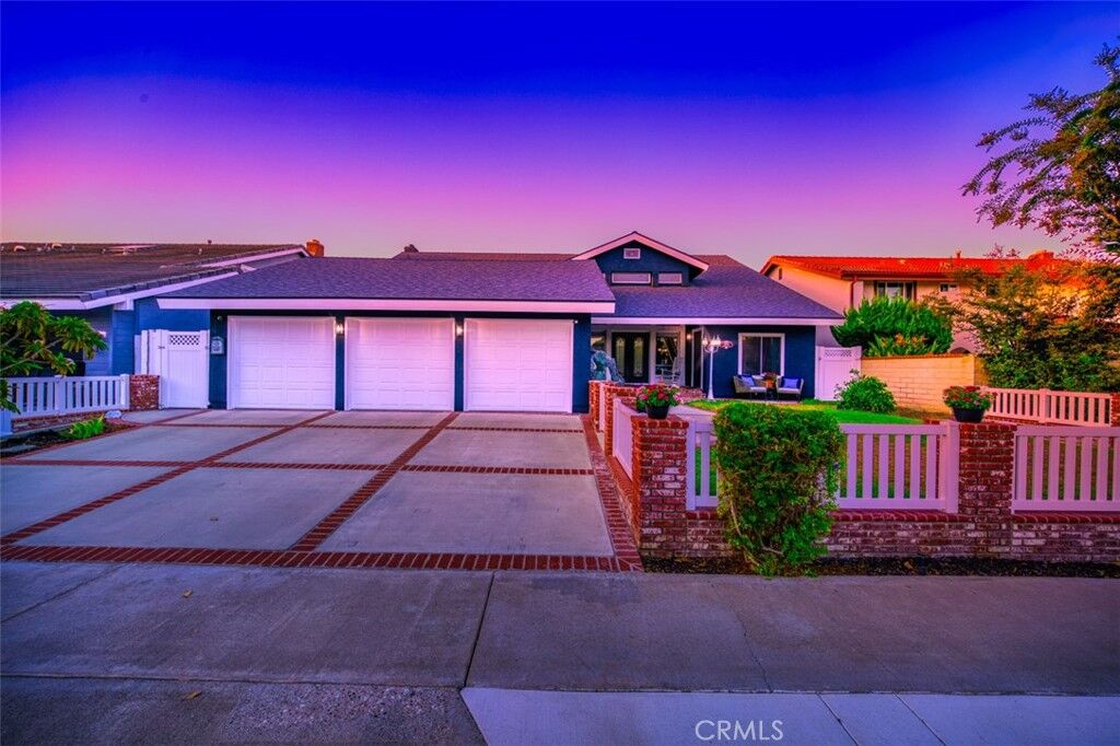 Property Photo:  1828 Kinglet Court  CA 92626 