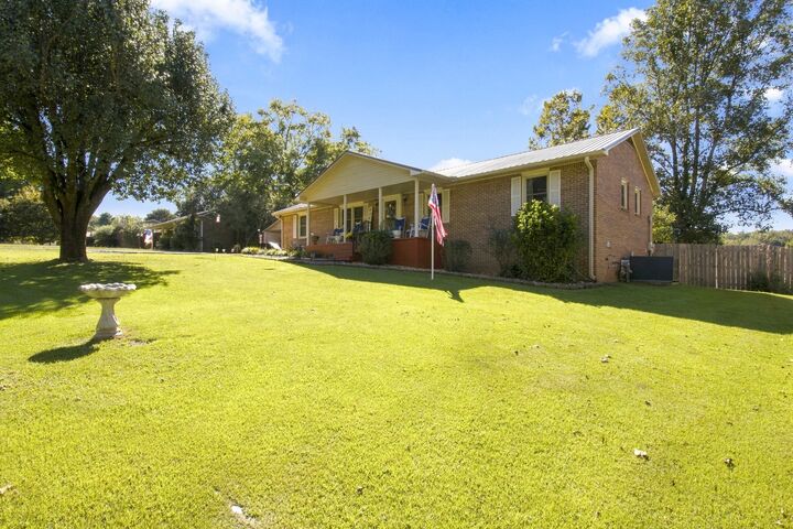 Property Photo:  304 McKinney St  TN 37330 