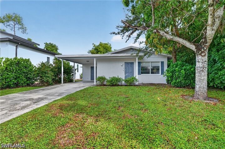 Property Photo: 3177 Woodside Avenue FL 34112