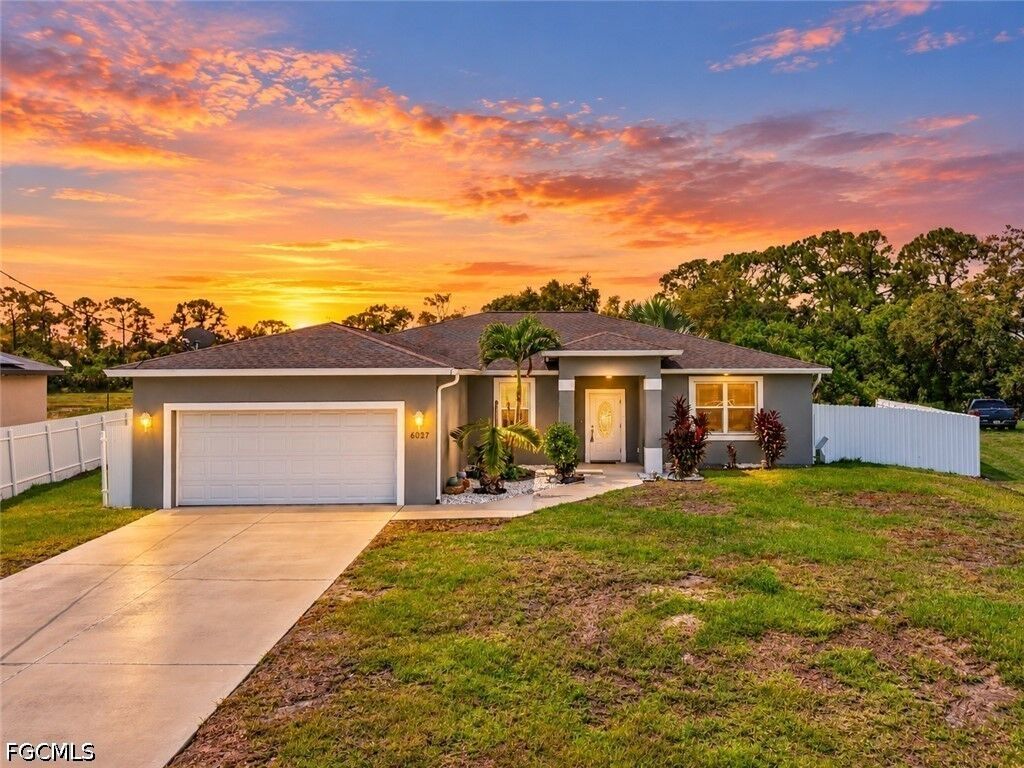 Property Photo: 6027 Acorn Circle FL 33935