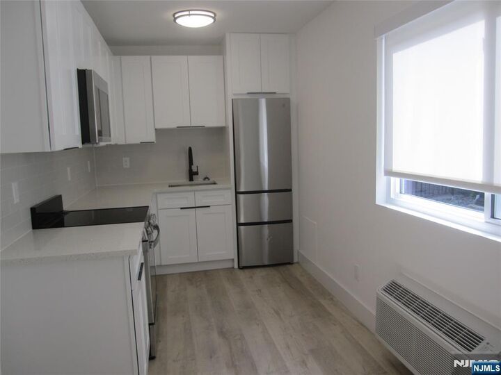 Property Photo:  119 1st Street 2A  NJ 07601 