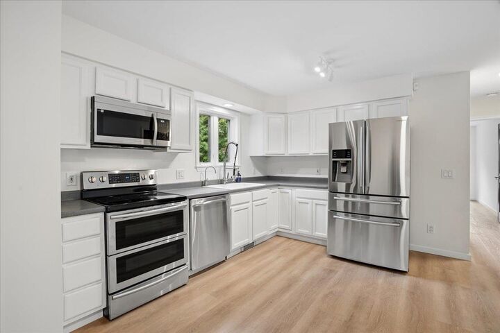 Property Photo: 262 Collins Road NH 03082