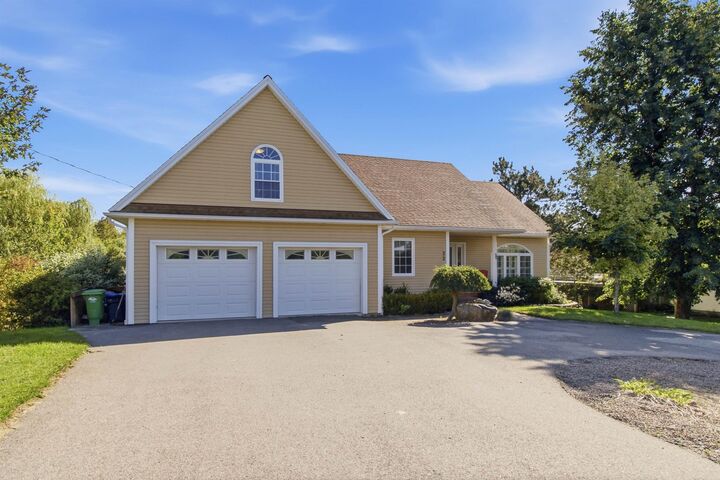 Property Photo:  22 Valley View Drive  NS B0P 1L0 