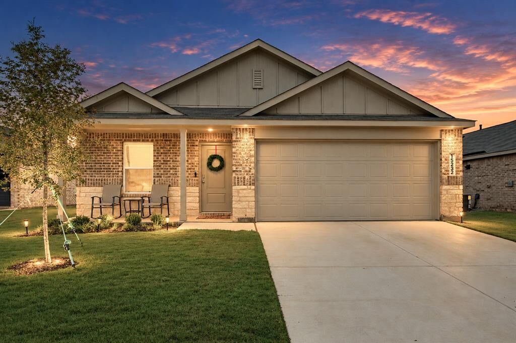 Property Photo: 15232 Mariachi Road TX 76052