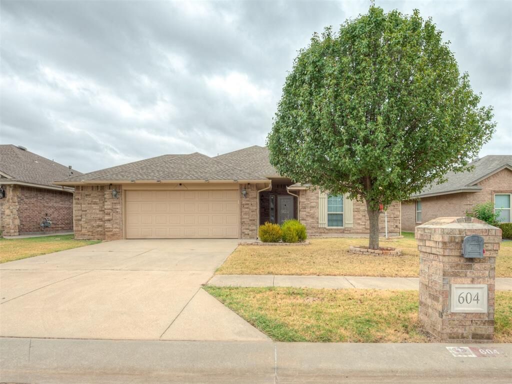 Property Photo:  604 SW 44th Street  OK 73160 