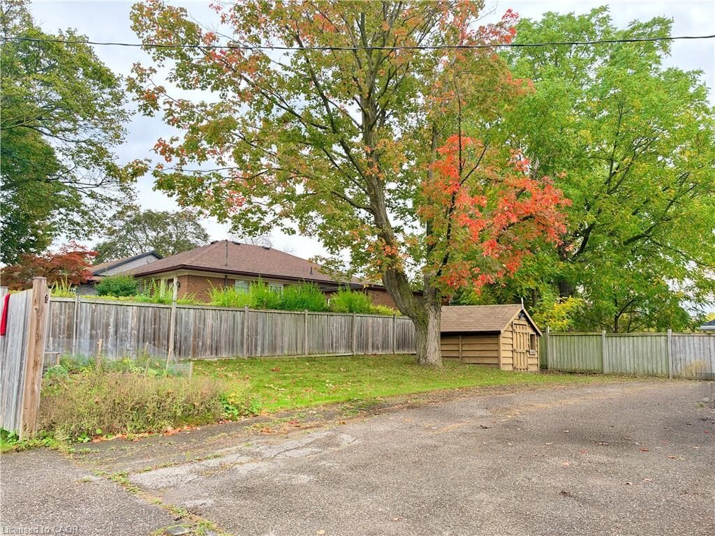 Property Photo:  118 Dover Street  ON N2J 1Z6 
